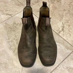 Rustic brown chisel toe Blundstones 1306